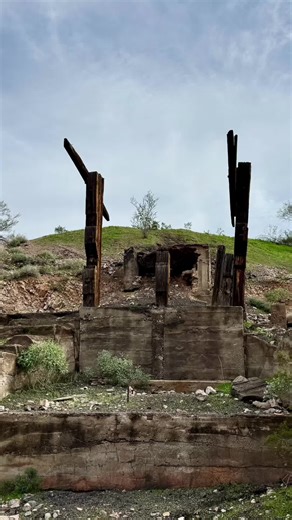 Where am I? 🏜️Comment if you know where this old abandoned Arizona mine is near Salome 🌵 #abandonedplaces #abandonedmines #unique #mining #explore