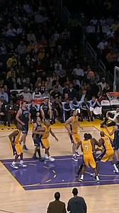 Ver a Pau Gasol lanzando el contrataque y soltando un pase sin mirar es cine 🚬 | El Dedo De Pocius