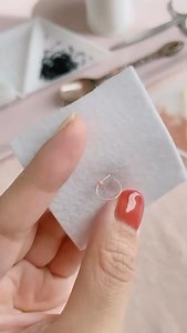 Aprender a bordar con piedritas requiere de un paso a paso que inicia desde lo más básico y de allí vamos desarrollando esa habilidad increíble que sorprende inmensamente a todos 😍👩‍🎓🥳 Aprender a bordar es iniciar en un mundo de posibilidades donde cada día hay algo más avanzado que aprender , pero es de todo artista respeta el proceso e ir avanzando con la metodología ideal para hacerlo realidad 😍 Escríbenos y conoce cómo tú también puedes lograrlo | Manualidades para el ALMA