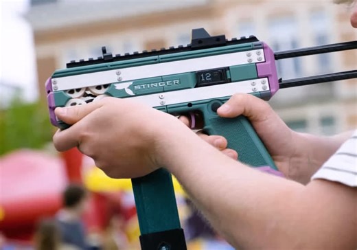 Raspberry Pi "Stinger" blaster makes ordinary Nerf guns look tame