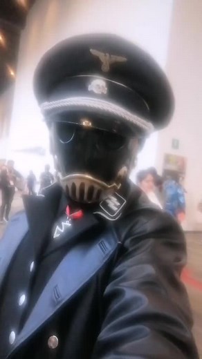 Encuentro Épico con Hellboy en La Mole 2023