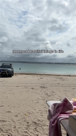 truly the ✨most beautiful things in life✨ #dogs #labrador #yellowlab