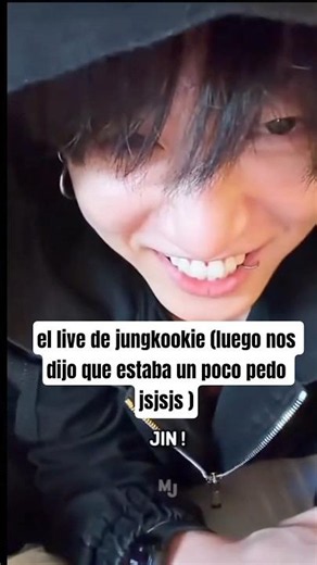 Jungkook en live y Jin entra a nalguearlo jsjs #bts #jungkook #bts_official_bighit #live #jin