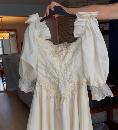 Las Vegas bride-to-be seeks stolen family heirloom wedding dress