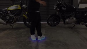 【舞蹈教学】How to Shuffle - Cutting shapes Tutorial for beginners