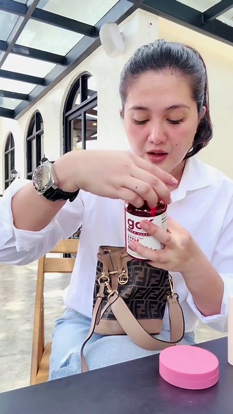 Quick Business Lunch Makeup Touch-Up Tips