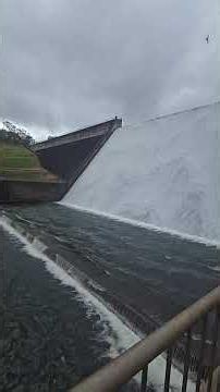 Tinaroo dam spillway