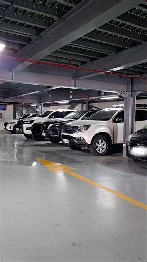 Our parking area is monitored by CCTV 24/7, with active security on site to ensure everything stays safe and in order. You can travel, wait, or go about your day knowing your car or motorcycle is properly looked after. Parking Rates: Cars: • 25php / hour • 450 / 24 hrs • 8,000/ Monthly Motorcycles: • 10 php / hour • 200 php / 24hrs Here at Public Parking, security is not an add-on. It is a standard we consistently maintain. 💜 📍 Check comment for reservation ​📍 Find us at Pascor Drive, Parañaq