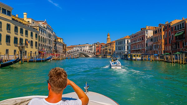 Venice – Private Boat Experience Through Historic Canals (4K)