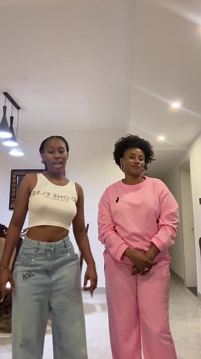 Leave the lighting alone😭🤣