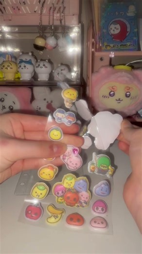 うそ探偵トマントのマシュマロシール貼る🍅 #伸びろ #人気になりたい #sticker #シール帳 #unboxing #シール#開封動画 #手元動画 #おすすめに乗りたい