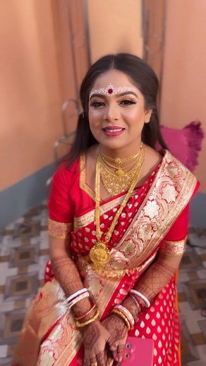 28K views · 458 reactions | Vison Misti bride ❤️❤️ 15 December 2nd bride 殺❤️ Riturup Spa Parlour & Makeup Academy kamon hoyeche abosoy janioo saby  valo lagle share comments kore dio殺❤️ #reelsfb #riturupspa #thakurnagar | Riturup Spa Parlour & Makeup Academy | Facebook