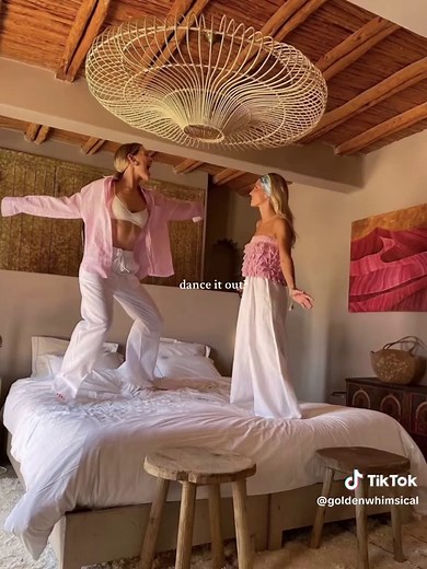 sometimes you just gotta dance it out! #greysanatomy #danceitout #christinaandmeredith #christinayang #meredithgrey #dance #happy #aesthetic #fyp #foryou #foryoupage