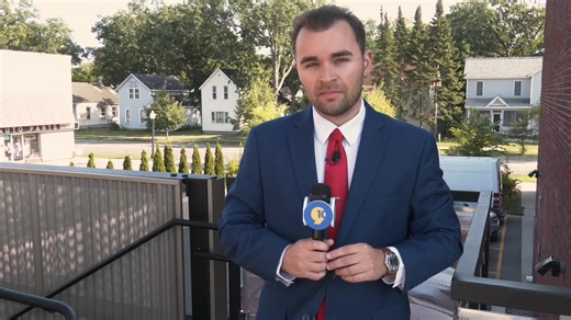 Add this one to the #bloopers... Buzz off bee! 🐝 9&10 News | Meteorologist John Gross