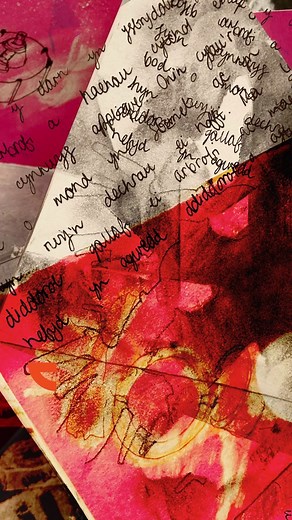 🤩 Some fabulous mark-making in these concertina books by #foundationcsoa with @hanlewdav ! 👌 @colegsirgar #sketch #concertinasketchbook #carmarthenschoolofart #create #collage #printmaking | Carmarthen School of Art at Coleg Sir Gar