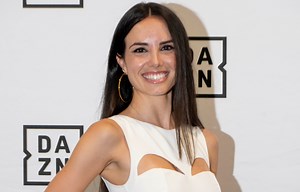 Italian Soccer Reporter Giusy Meloni Shows Off Her Ball Skills In Heels