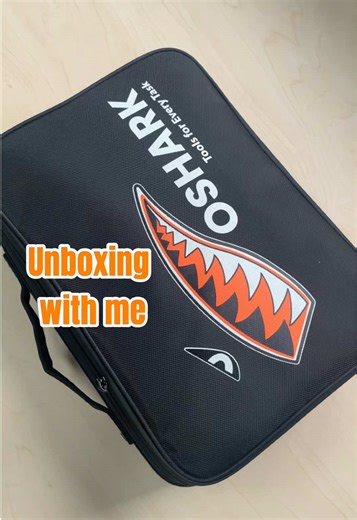 Quick unboxing of this Car Wrap Tool Kit. 🧰 #fyp #osharktools #carwrap #vinylwrap #tools
