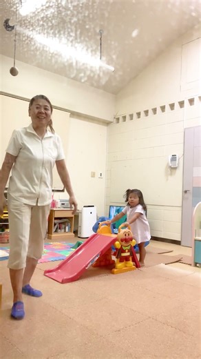 I went to pick up Seina, who I had dropped off at the kids' club (childcare service) at the resor...