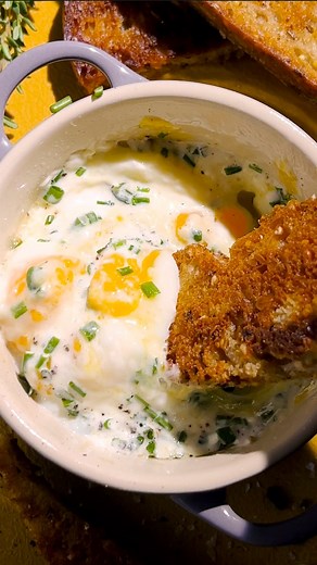 These Baked Eggs are quickly becoming a favorite for both of us. Easy to make, packed with protein, and so tasty! It only requires a handful of basic ingredients and can be made on even the busiest of mornings! For the full recipe:-search google for: 'Spoon Fork Bacon Baked Eggs'-OR get the link in the comments! | Spoon Fork Bacon