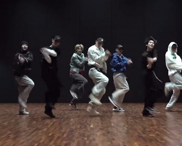 untouchable untouchable🔊WHY DOES IT FIT SO WELL ?!? #enhypen #paradoxxinvasion #fyp #trend