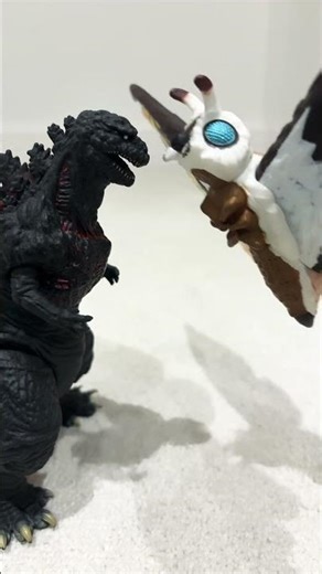 Heisei Mothra sings to shin Godzilla