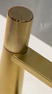Introducing Navia by Artize, a masterful collaboration with designers Antonio Rodriguez and Matteo Thun. A celebration of silent luxury, Navia’s design is a symphony of straight lines, elegant surfaces, and timeless craftsmanship. Its subtle yet impactful materiality is a tribute to architectural elements like columns and walls, delivering an experience where art meets sensoriality. Feel the beauty of space through surface details that invite touch and transform any setting into a sanctuary of q