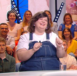 1.5M views · 10K reactions | « Quand on écrit des chansons, ce n'est pas que des paroles, c'est créer des univers sonores. On peut chanter "baby" de 500 façons » explique November Ultra. | Quotidien avec Yann Barthès | Facebook