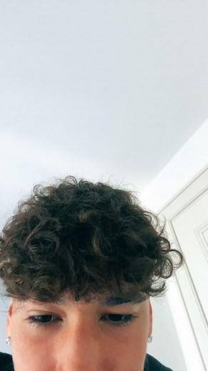 you already know you are in my dm🤷🏻‍♂️🤦🏻‍♂️. Ti sentì presa in causa?