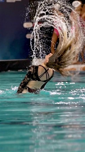Slow-motion hair throw? Virginie is a master at it ✨ #slowmotion #artisticswimming #hairthrow