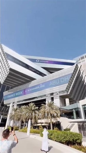 वो Building जो खुद घूमती है 😳 | Rotating Building