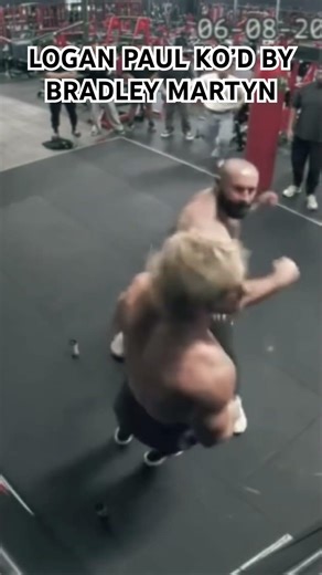 LOGAN PAUL KO’D BY BRADLEY MARTYN #shorts #loganpaul #bradleymartyn #impaulsive