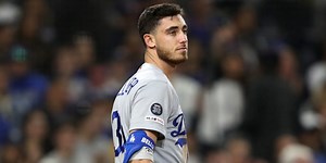 Bellinger out of lineup to rest shoulder