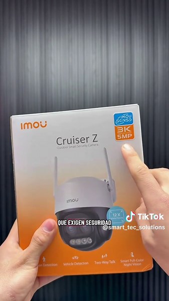🔥 ¡Porque vos lo pediste! 🔥 Así funciona la nueva Cruiser Z 5MP con Zoom Híbrido 12X de IMOU Diseñada para proyectos que exigen seguridad real, con acercamiento potente y sin distorsión. 🔎 Zoom híbrido 12X real Captá detalles, rostros y placas a larga distancia sin perder nitidez. 🎥 Resolución 5MP (3K) ultra clara Imagen nítida que sí sirve como evidencia. 🚨 Disuasión activa incorporada Sirena potente luces de advertencia para ahuyentar intrusos al instante. 🧠 Seguimiento automático inteli
