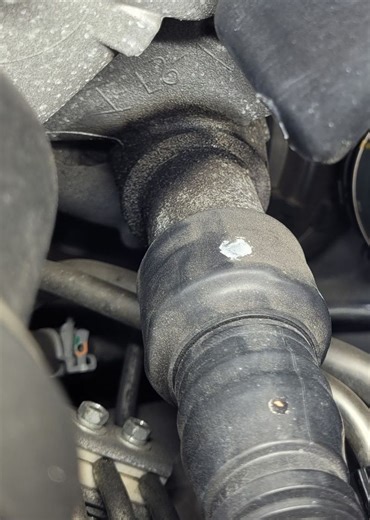 Thoughts on this leak around the CCV fitting? - Ford Truck Enthusiasts Forums