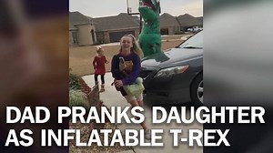 Hero dad dresses as T-Rex to wait for daughter’s bus http://ti.me/2F429ov | TIME