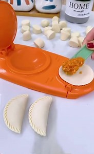 17K views · 91 reactions | Dumpling press mold Makes dumplings in seconds!! Shop on sale: https://tinyurl.com/r2djxwzj | Aodour | Facebook