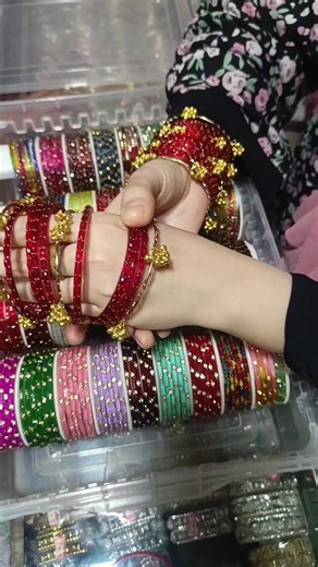 خوبصورت چوڑیاں خریدیں: ویٹس ایپ نمبر سے آرڈر کریں