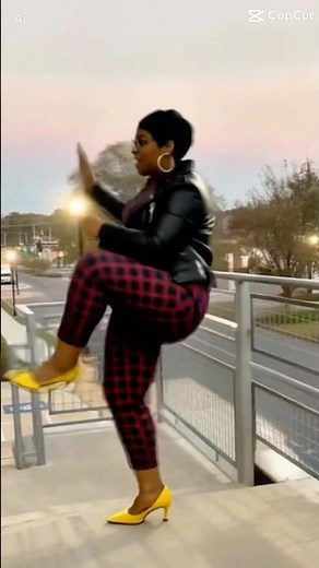 LINE DANCE 💃🏾 OR AI⁉️ #dance #ai #yt #ytviral #line #linedance #aishort #linedancelover #aiday