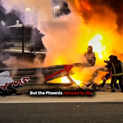 Grosjean walks out of the flames at the Bahrain GP 🔥