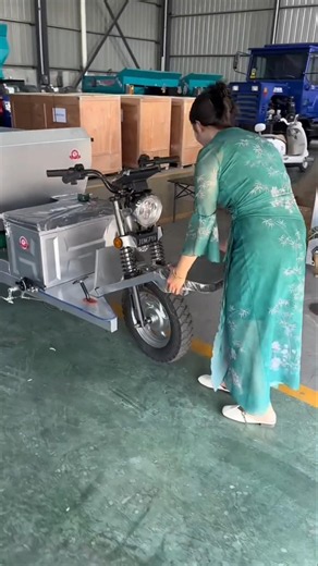 manure fertilizer spreader machine small type loader for #agriculture #shortvideo