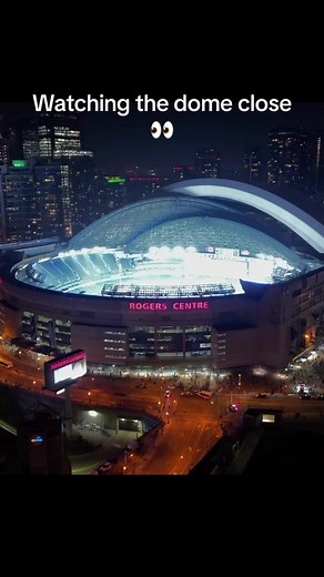 Watching the Dome Close Timelapse in Toronto