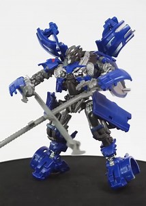 Transformers Studio Series SS-75 Revenge Of The Fallen Jolt In-Hand Images