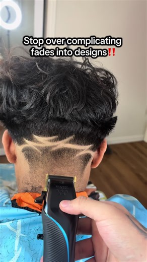 Barber Finishes Fade to Design in 1 Minute