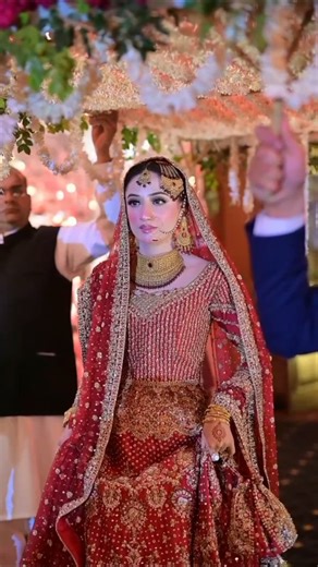 beautiful bride entry ❤️#viralshort #wedding #weddingdresses