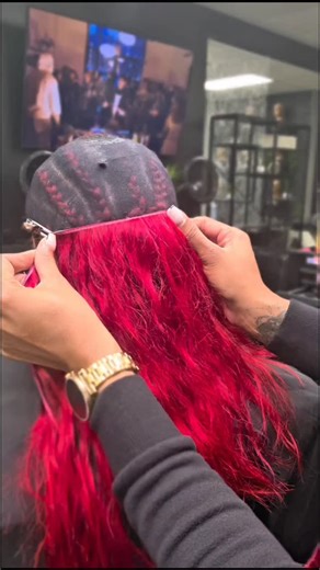 MICROLINKS | WIG & WEAVE PRO on Instagram: "✨ Who else loves quick weave installs for winter? 🥶 It’s the perfect protective style for those who like to change up their look! What’s your go-to winter hair trend? 🤔 #QuickWeave #ProtectiveStyles #WinterHair #SwitchItUp #HairGoals #BeautyCuriosity"