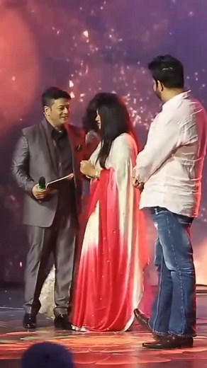Award Ceremony Highlights with Stunning Performances
