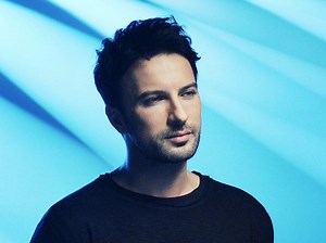 Tarkan – Şımarık (Kiss Kiss)