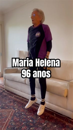 EXERCÍCIO PARA IDOSOS‼️ 96 anos 🧓🏻💜 #fitness #fitnessmotivation #gymmotivation #idosos #shorts
