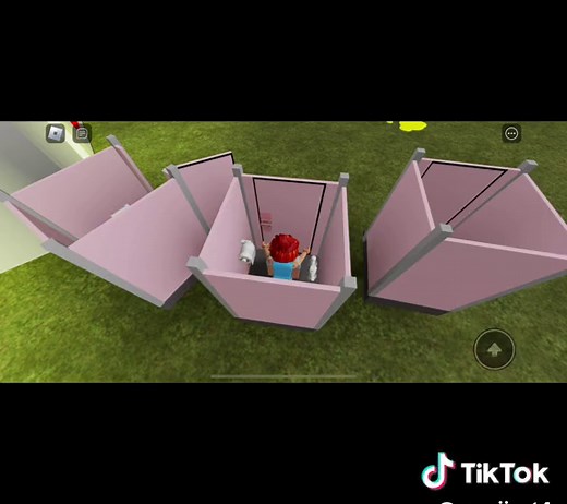 A roblox girl farting wet farting and pooping and peeing #roblox #girl #fartinginpublic