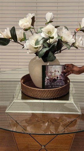 Kitchen table decor idea #interiordesign #glamdecor #homedecor #aestheticroomdecor #home #decor